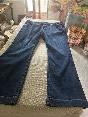 GAP Women's Straight-Leg Jeans in Dark Blue